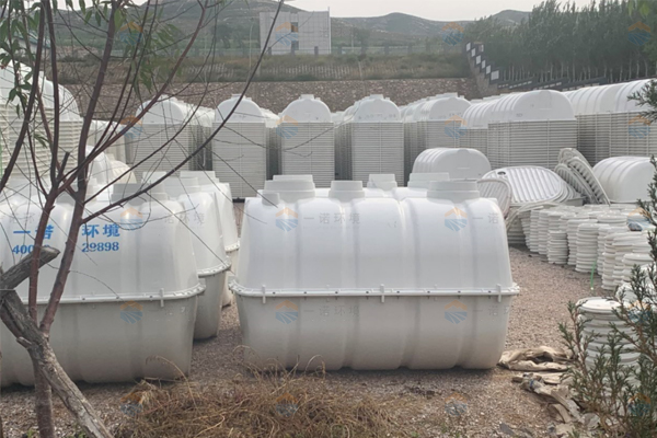 舊城區改造玻璃鋼化糞池安裝案例 舊城區改造玻璃鋼化糞池安裝案例